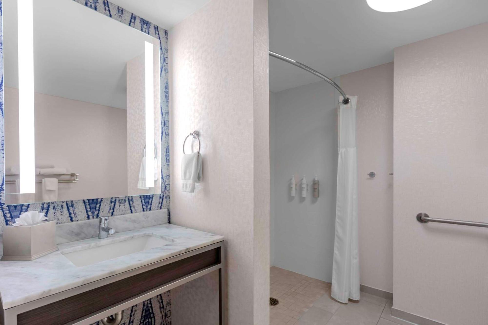 Hilton Garden Inn Freeport Downtown Екстериор снимка