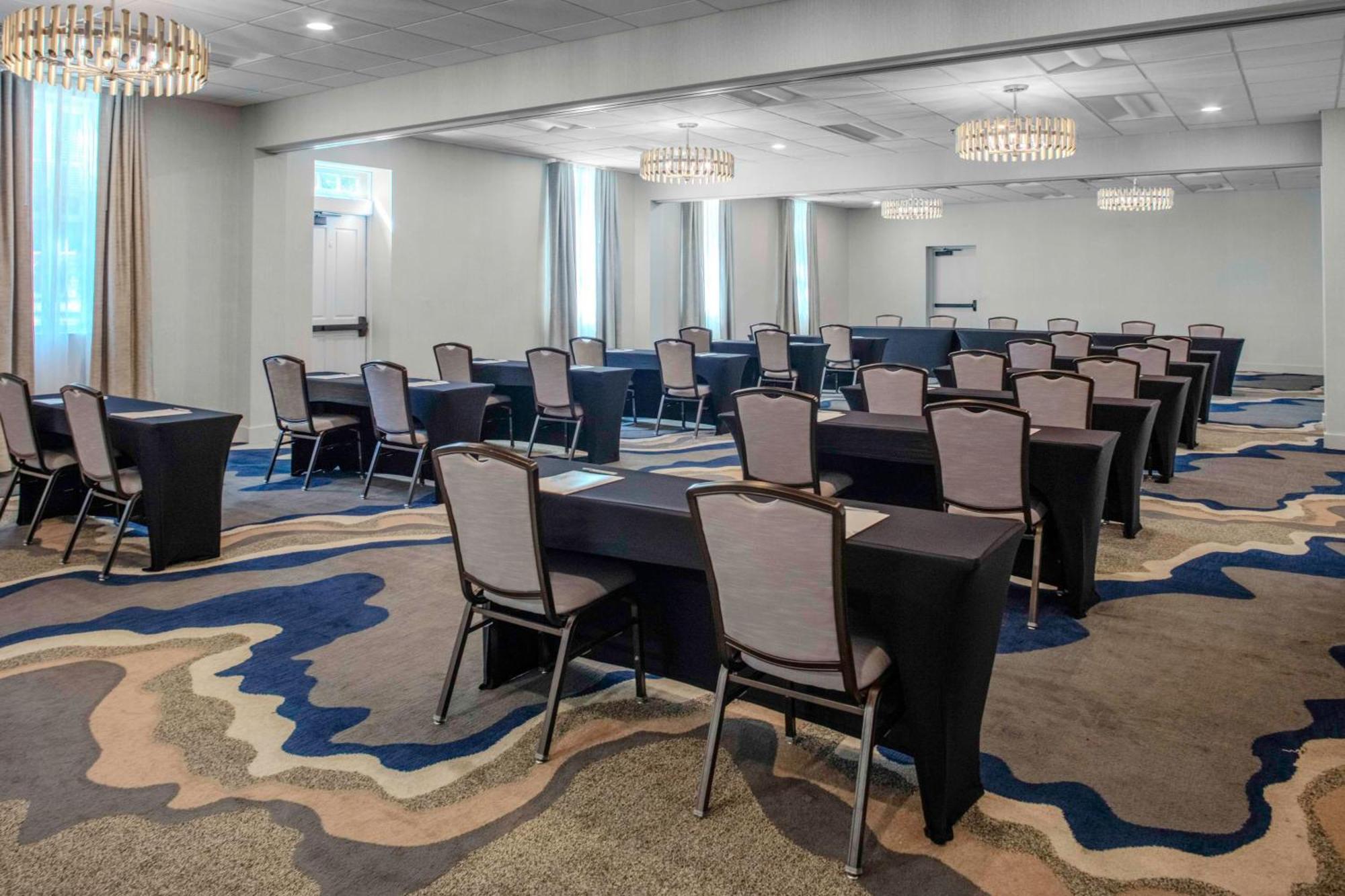 Hilton Garden Inn Freeport Downtown Екстериор снимка
