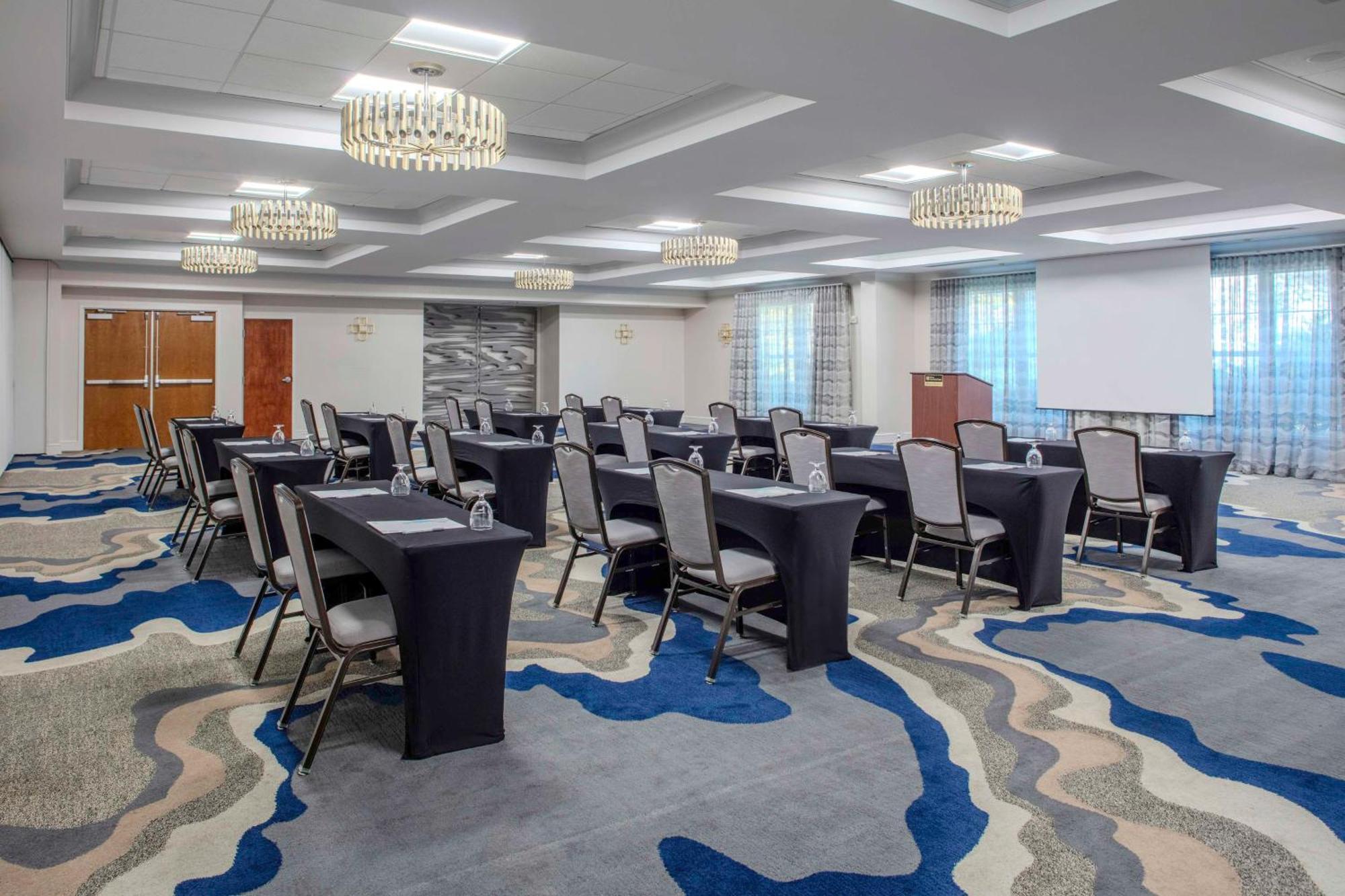 Hilton Garden Inn Freeport Downtown Екстериор снимка