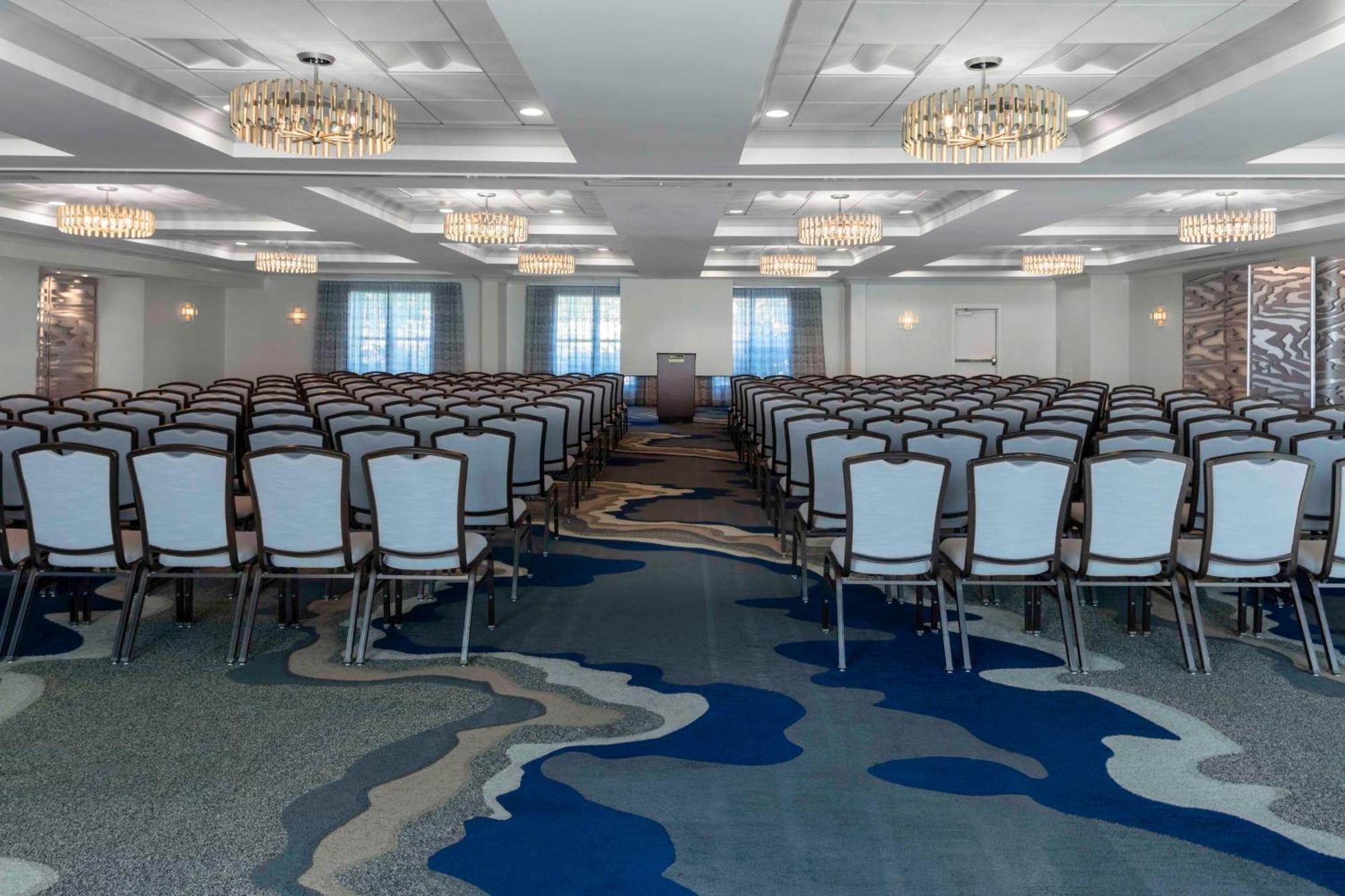 Hilton Garden Inn Freeport Downtown Екстериор снимка