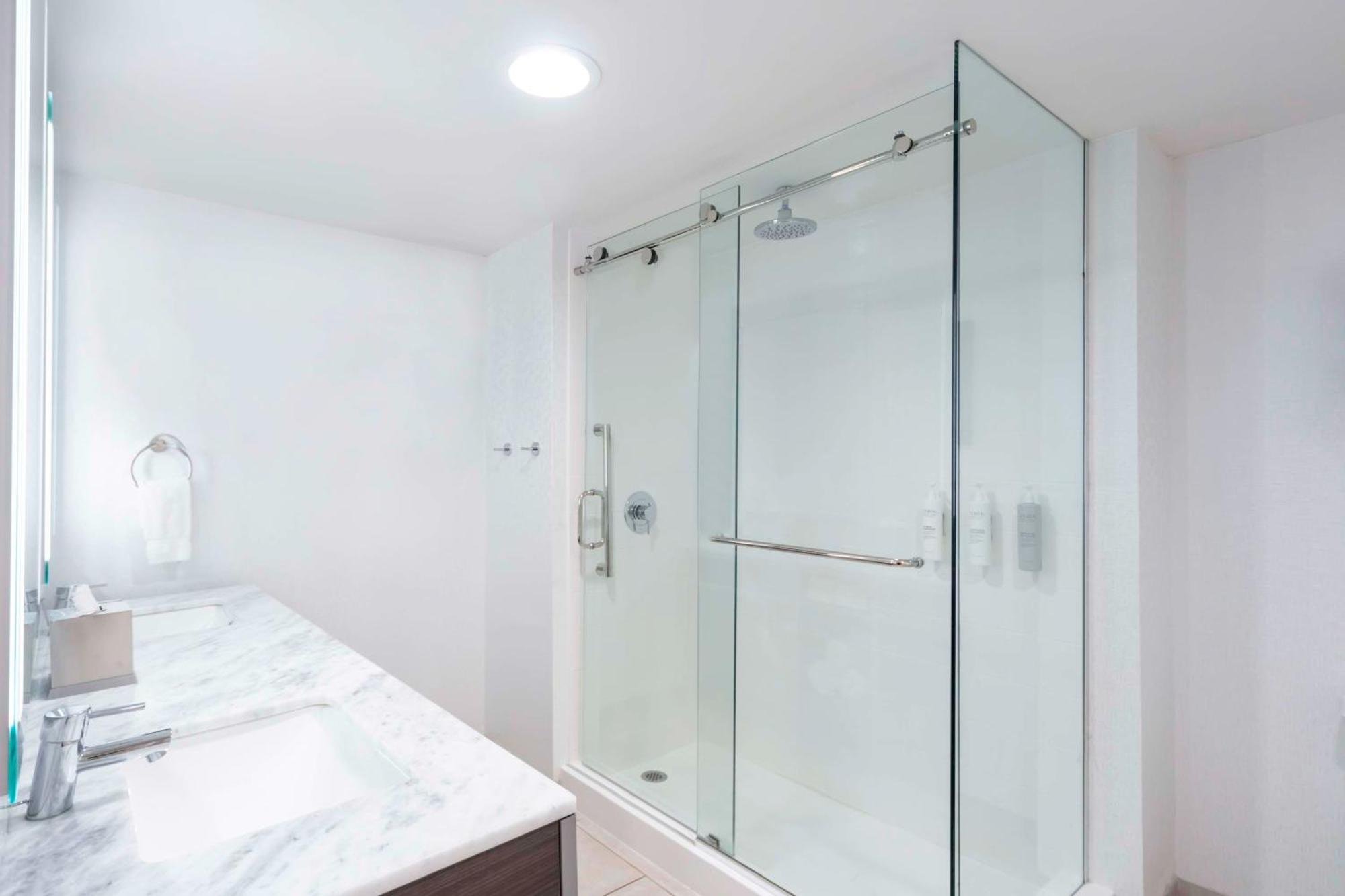 Hilton Garden Inn Freeport Downtown Екстериор снимка